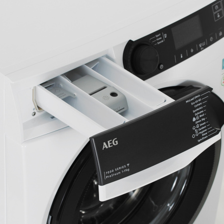 Стиральная машина AEG LFR73044SCE