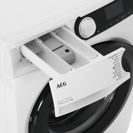 Стиральная машина AEG LFR73864BE белый
