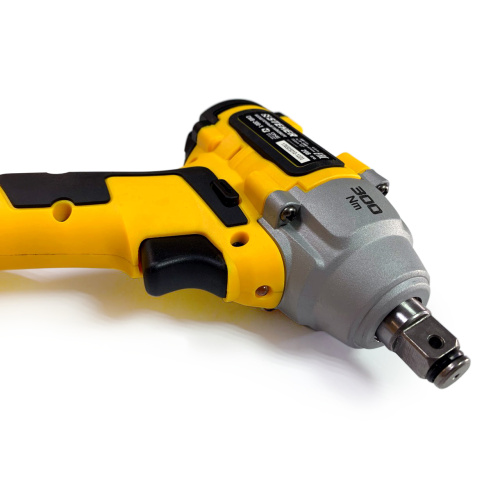 Гайковерт STEHER CWB-300-1 в кейсе.