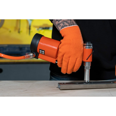 Заклепочник пневматический Gigant P70