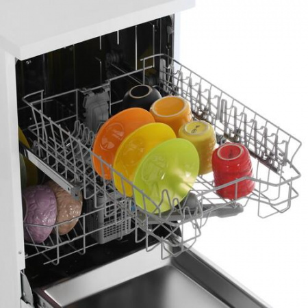 Посудомоечная машина Indesit DFS 1A50 белый